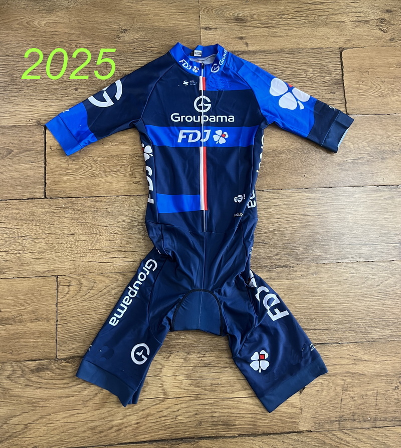 レーザーカットスキンスーツ 2025 2026 GROUPA - Cycling Gear Material のレビューと価格